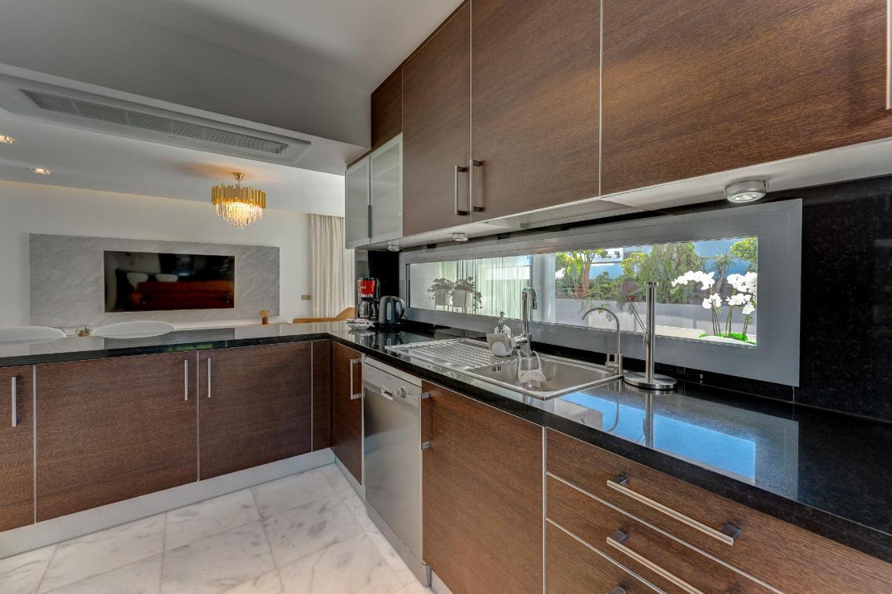 El Duque Private Lux Villa Адехе Екстериор снимка
