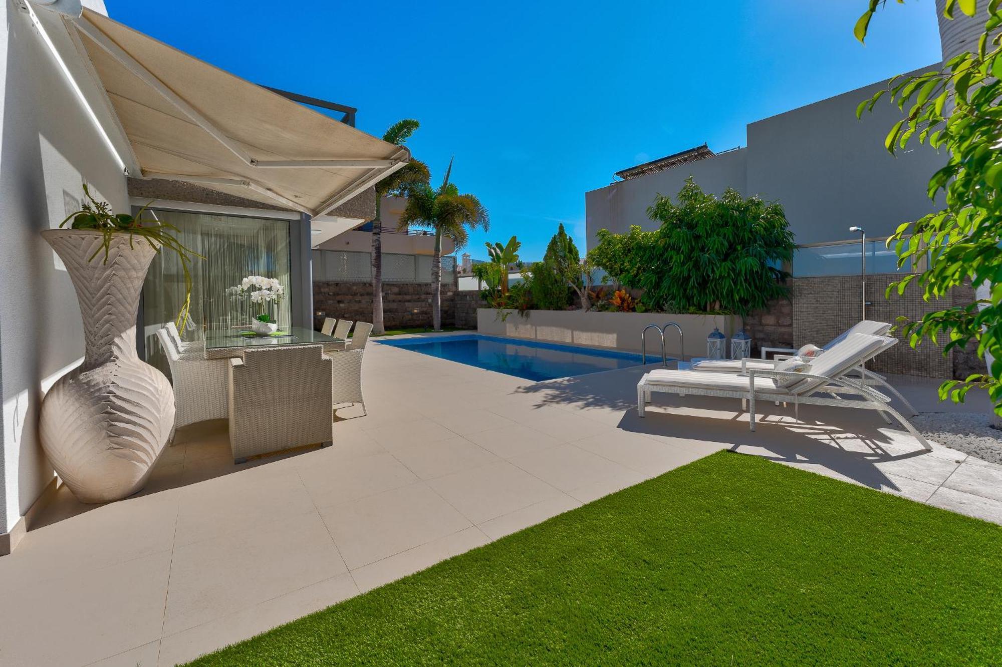 El Duque Private Lux Villa Адехе Екстериор снимка