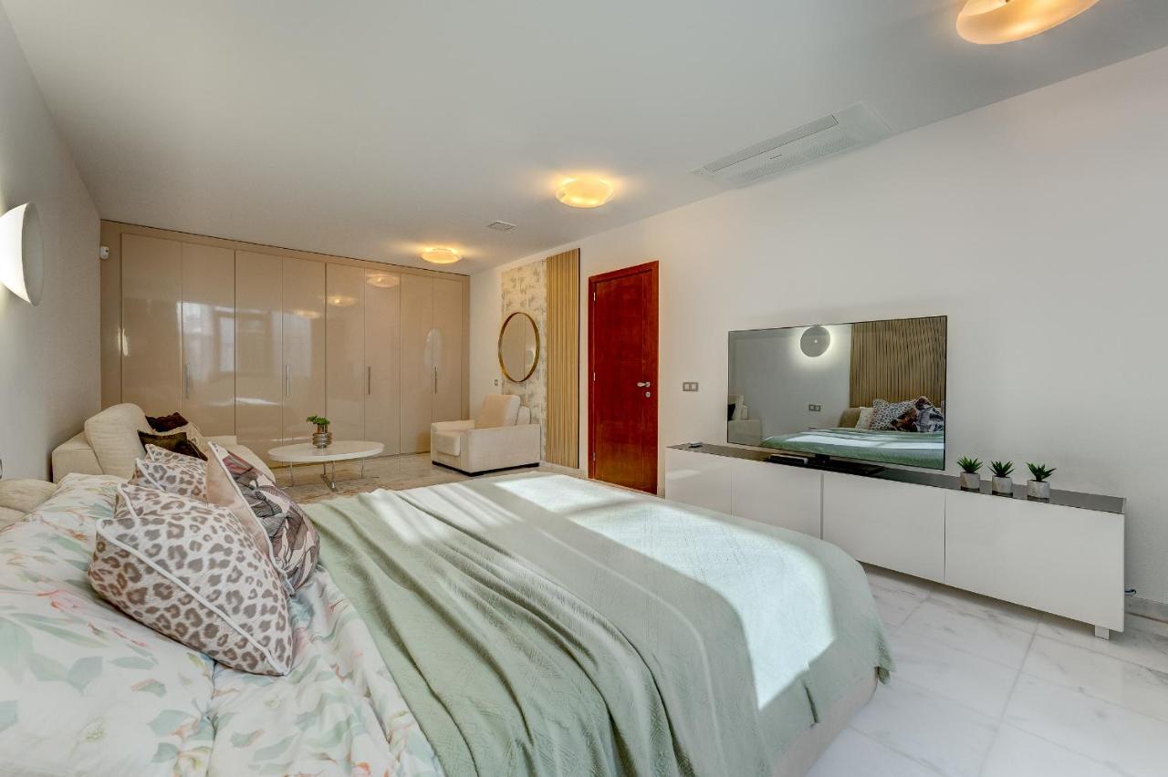 El Duque Private Lux Villa Адехе Екстериор снимка