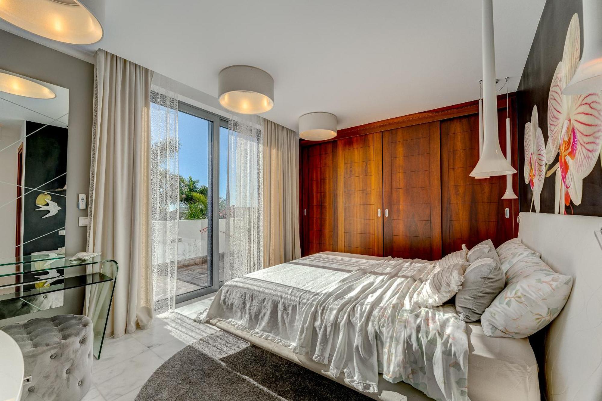 El Duque Private Lux Villa Адехе Екстериор снимка
